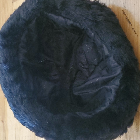 BLACK RIMMED HAT - Picture 3 of 4